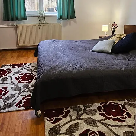 The Purple House-villa In Bukareszt