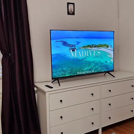 The Purple House-villa In Бухарест