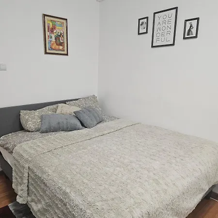 Villa The Purple House-villa In Bucarest