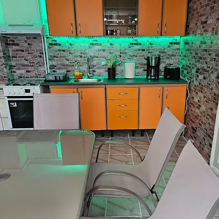 Villa The Purple House-villa In Bucarest